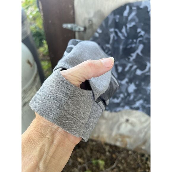 Nike Camo Sweatshirt Women's Small - Picture 8 of 8